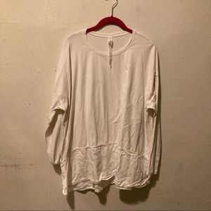 Lululemon White Oversize Quarter Length Top 10
